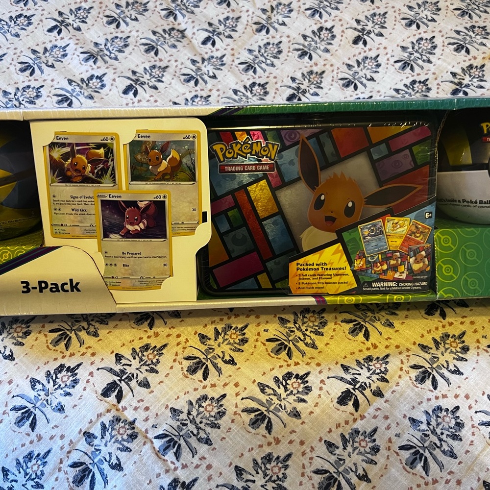 Pokémon TCG: Eevee Collector's Treasure Chest with 2 Poké Ball Tins (3-Pack) NEW